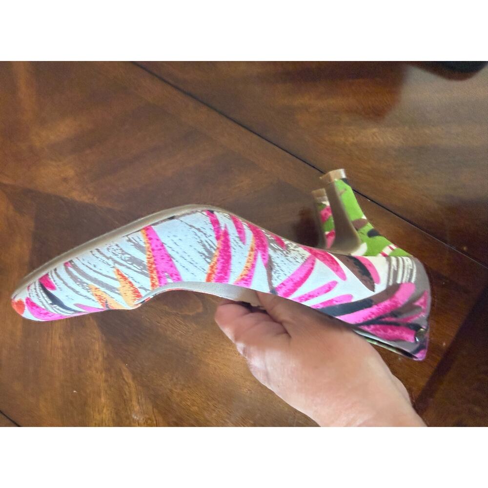 LifeStride Women Paris Pumps 7M Pink Green Tropical Floral Slip On Heels Comfort - Picture 12 of 16